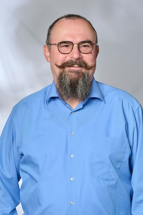 Herr Reinhardt – Ansprechperson bei cartrans